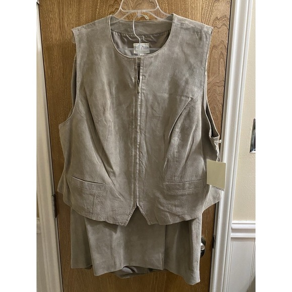 Susan Bristol Dresses & Skirts - Vintage SUSAN BRISTOL Suede Leather Skirt Vest 2 pc Set Lined Zip Beige 18 & 20